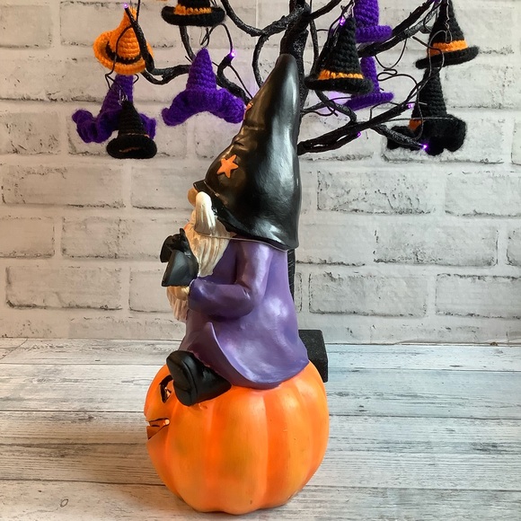 Halloween LED Resin Wizard Gnome On Pumpkin - Picture 4 of 7